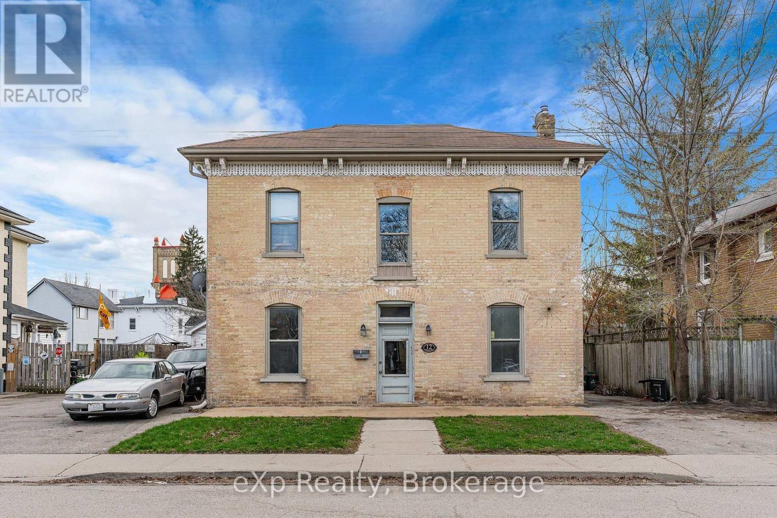 12 FLEET STREET, Brantford, Ontario