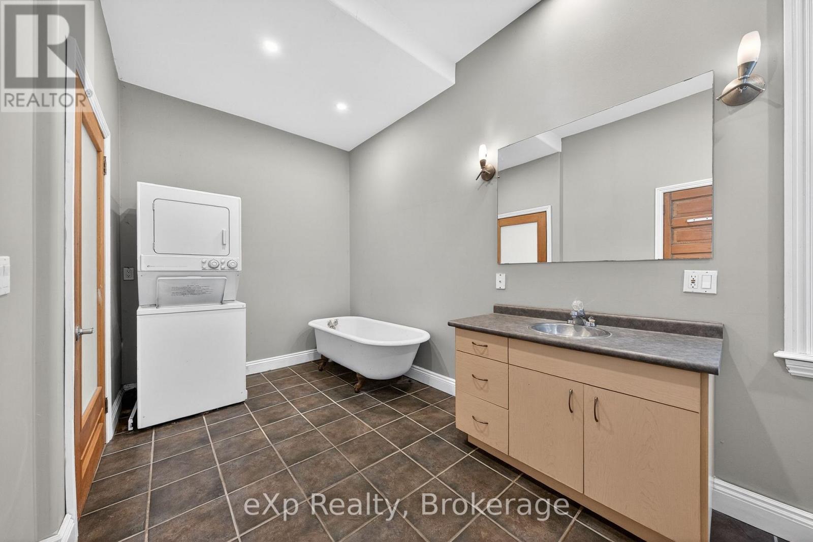 12 Fleet Street, Brantford, Ontario  N3T 3S7 - Photo 17 - X13030584