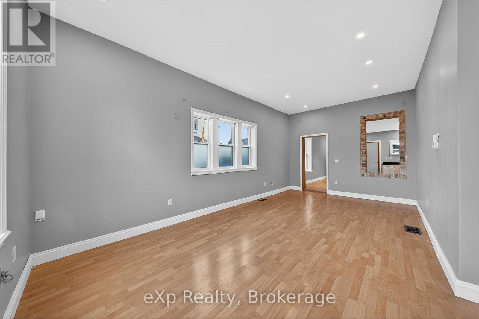 12 Fleet Street, Brantford, Ontario  N3T 3S7 - Photo 6 - X13030584