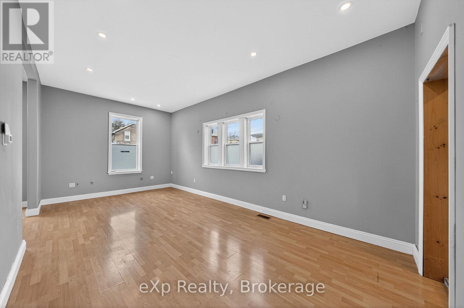 12 Fleet Street, Brantford, Ontario  N3T 3S7 - Photo 8 - X13030584