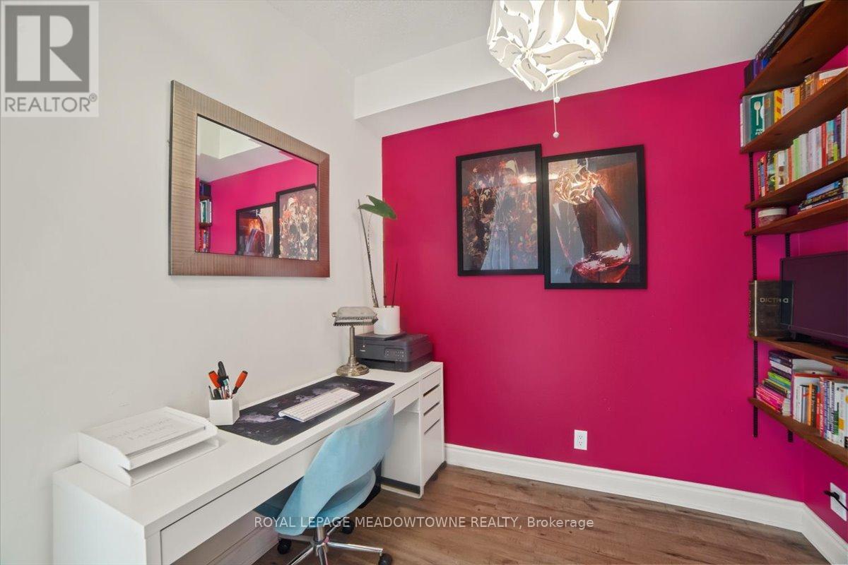 914 - 220 Burnhamthorpe Road W, Mississauga, Ontario  L5B 4N4 - Photo 14 - W12686240