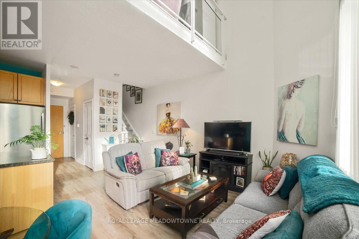 914 - 220 Burnhamthorpe Road W, Mississauga, Ontario  L5B 4N4 - Photo 7 - W12686240