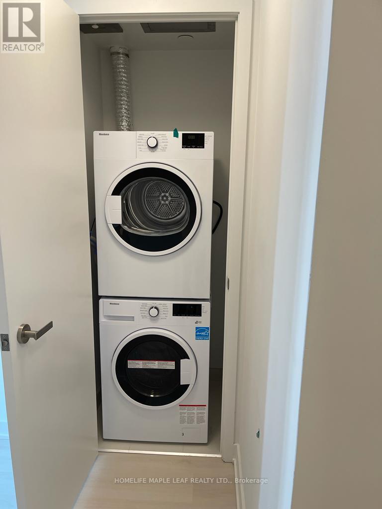 3902 - 3900 Confederation Parkway, Mississauga, Ontario  L5B 0M3 - Photo 11 - W12985894