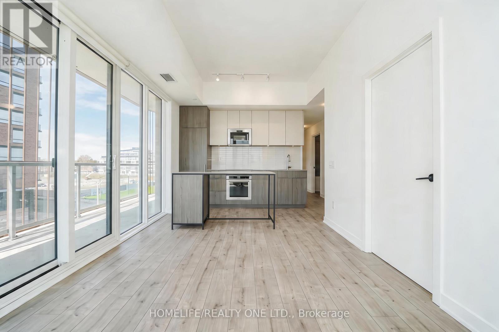 421 - 220 Missinnihe Way, Mississauga, Ontario  L5H 0A9 - Photo 11 - W12977652