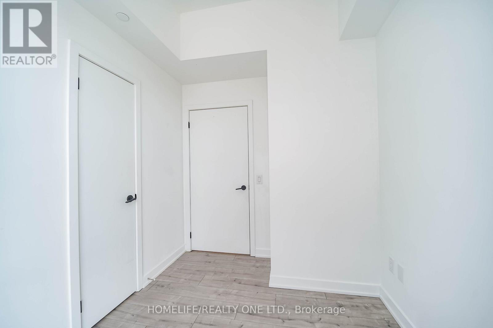 421 - 220 Missinnihe Way, Mississauga, Ontario  L5H 0A9 - Photo 15 - W12977652