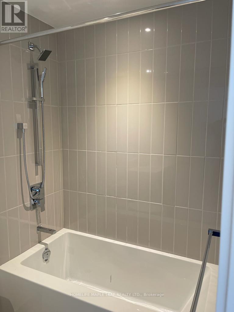 3902 - 3900 Confederation Parkway, Mississauga, Ontario  L5B 0M3 - Photo 9 - W12985894