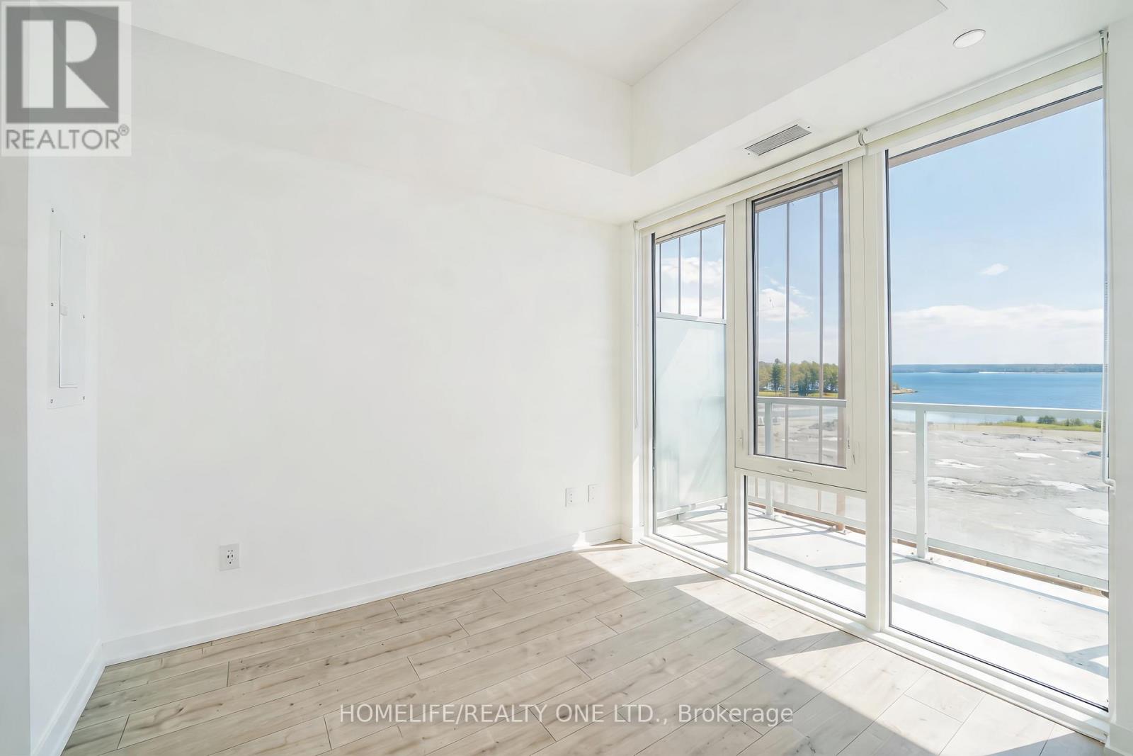 421 - 220 Missinnihe Way, Mississauga, Ontario  L5H 0A9 - Photo 7 - W12977652