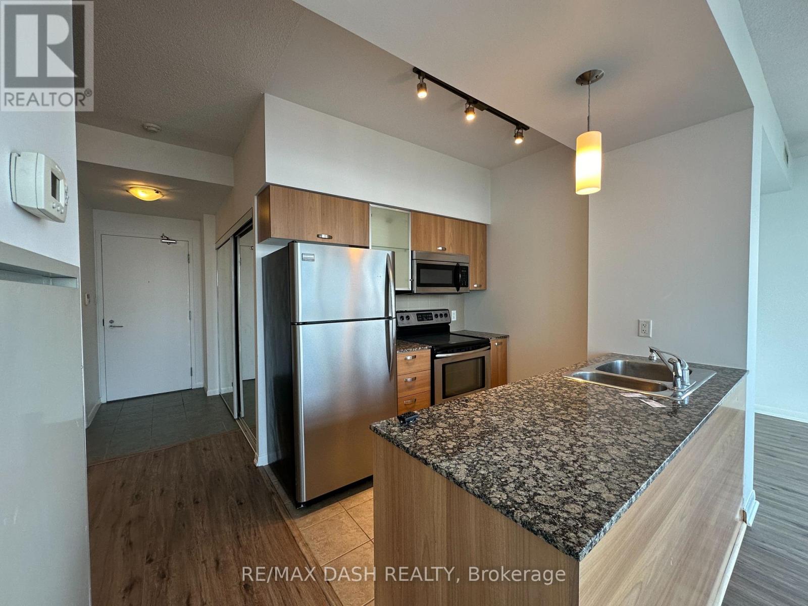 3707 - 38 Grenville Street, Toronto, Ontario  M4Y 1X4 - Photo 3 - C12883140