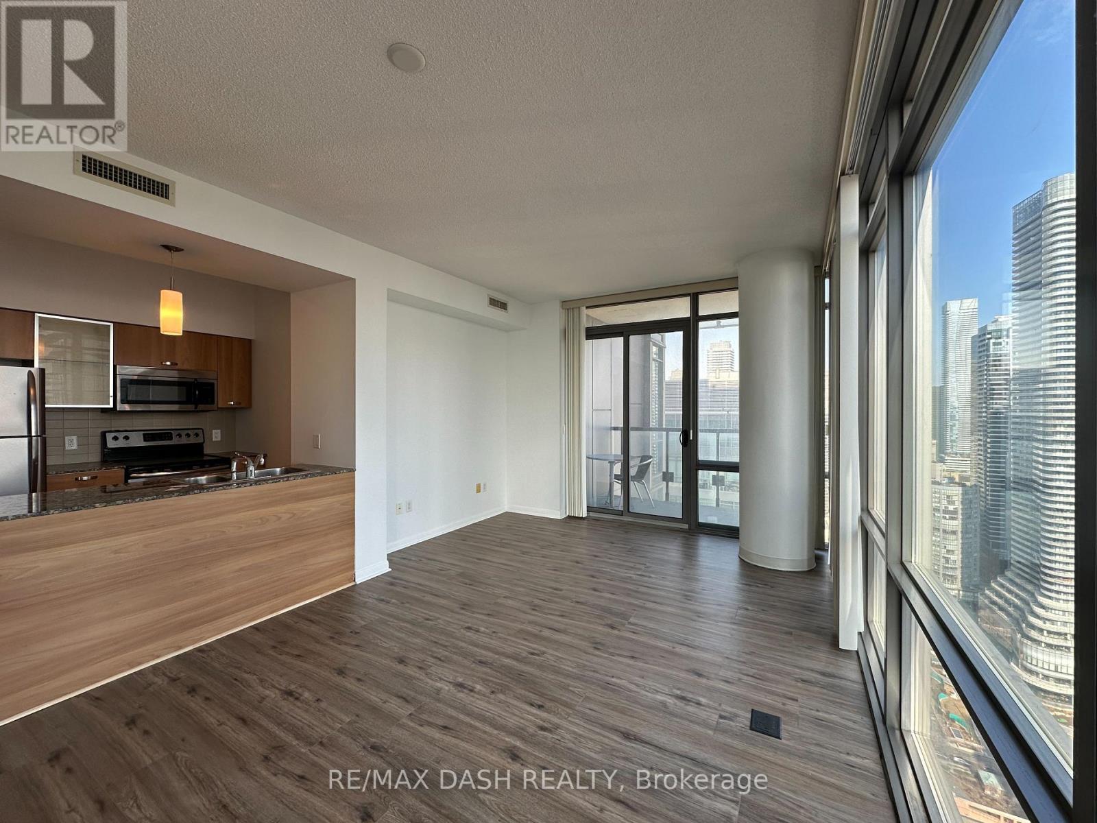 3707 - 38 Grenville Street, Toronto, Ontario  M4Y 1X4 - Photo 14 - C12883140