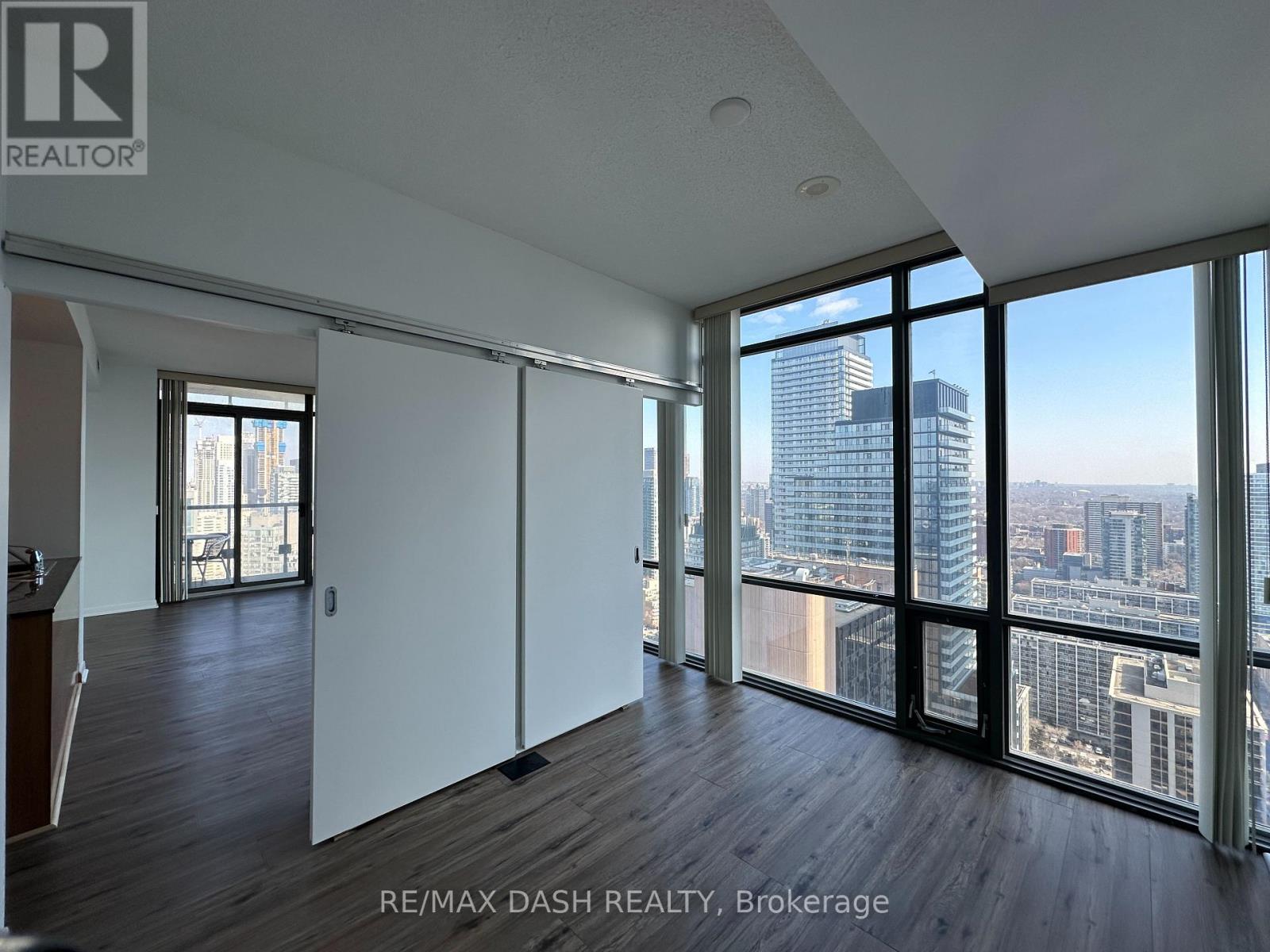 3707 - 38 Grenville Street, Toronto, Ontario  M4Y 1X4 - Photo 11 - C12883140