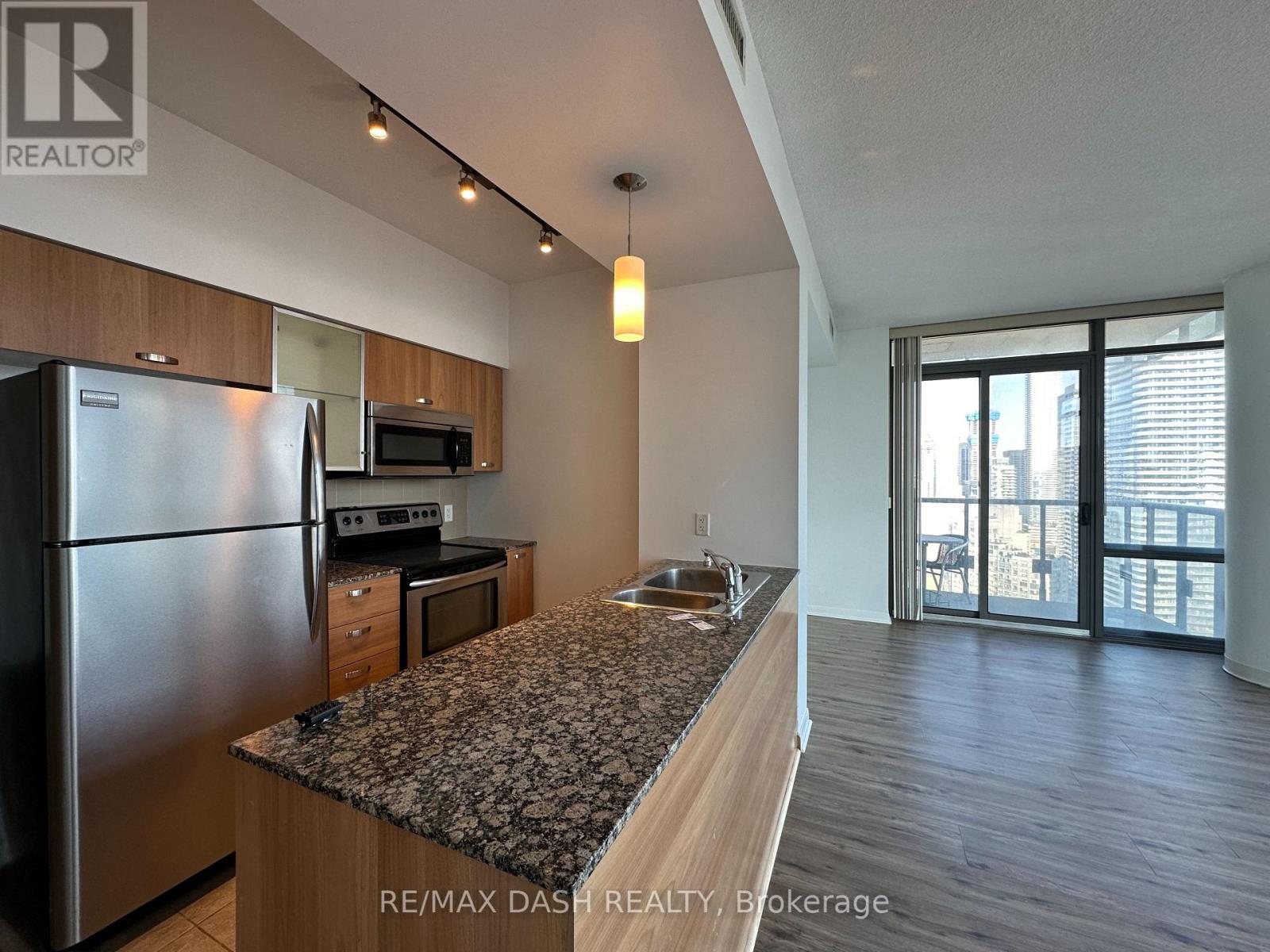 3707 - 38 Grenville Street, Toronto, Ontario  M4Y 1X4 - Photo 19 - C12883140