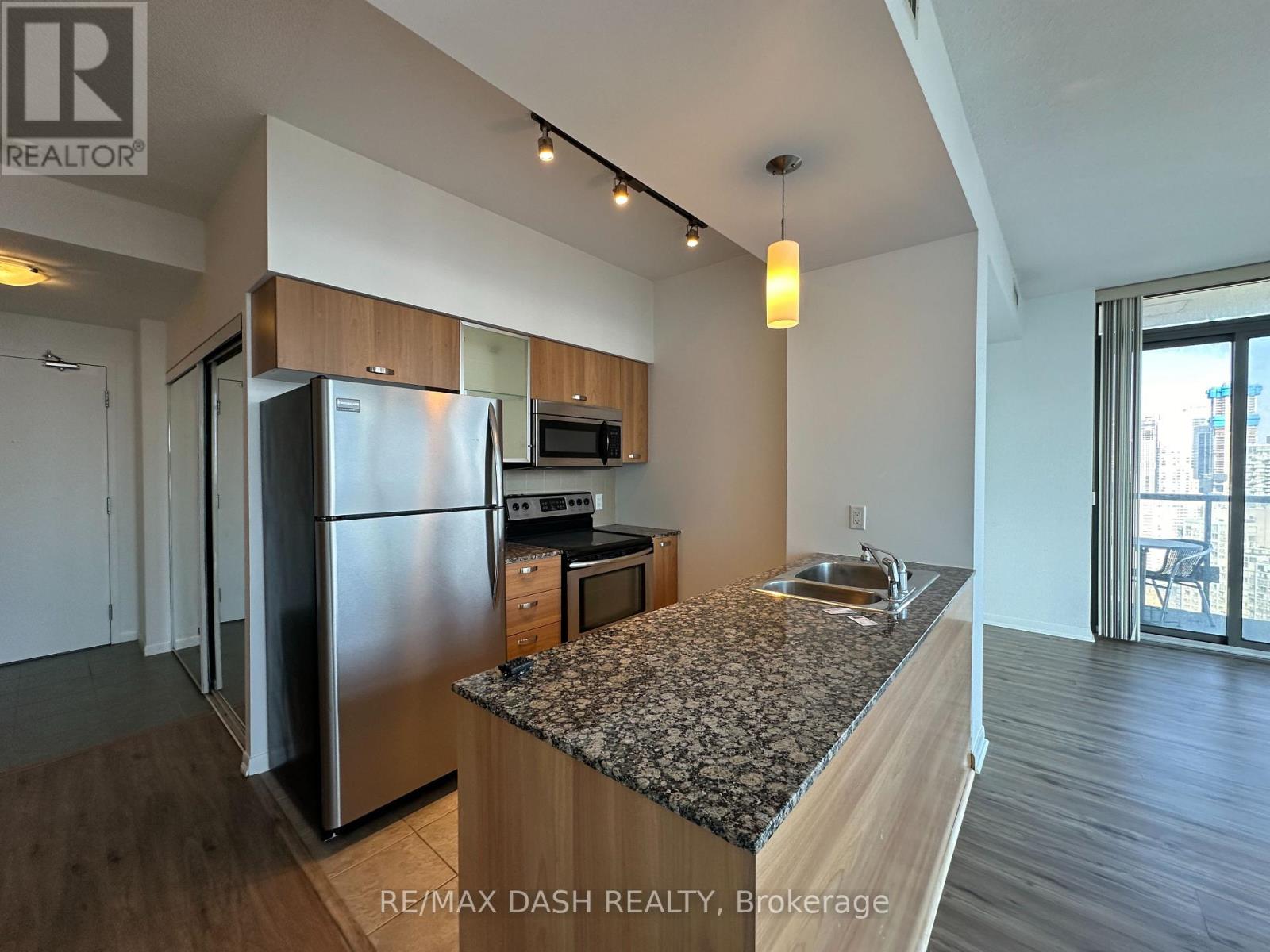 3707 - 38 Grenville Street, Toronto, Ontario  M4Y 1X4 - Photo 20 - C12883140