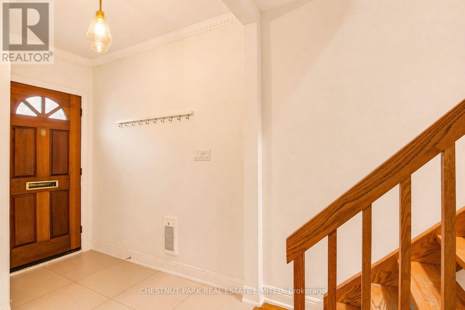 25 Bishop Street, Toronto, Ontario  M5R 1N3 - Photo 3 - C13030380