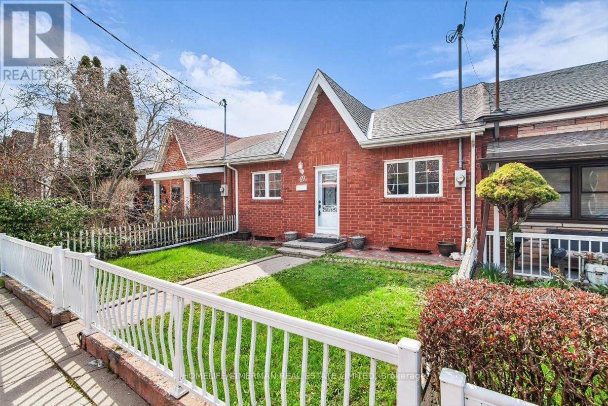 69 Robinson Street, Toronto, Ontario  M6J 1L4 - Photo 2 - C13030534