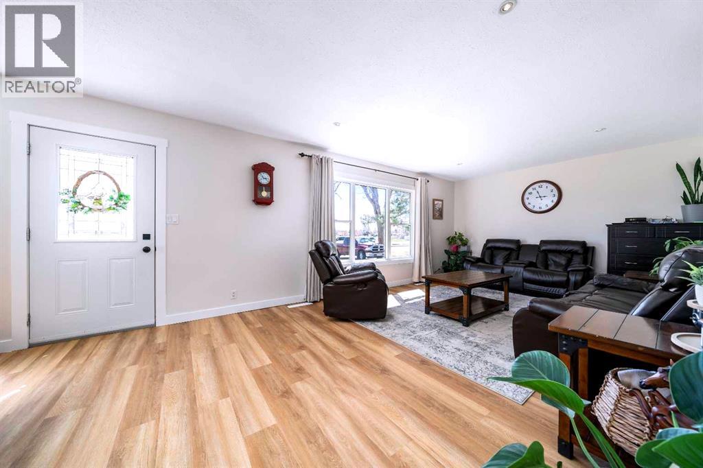 4821 56 Avenue, Taber, Alberta  T1G 1E4 - Photo 3 - A2303865