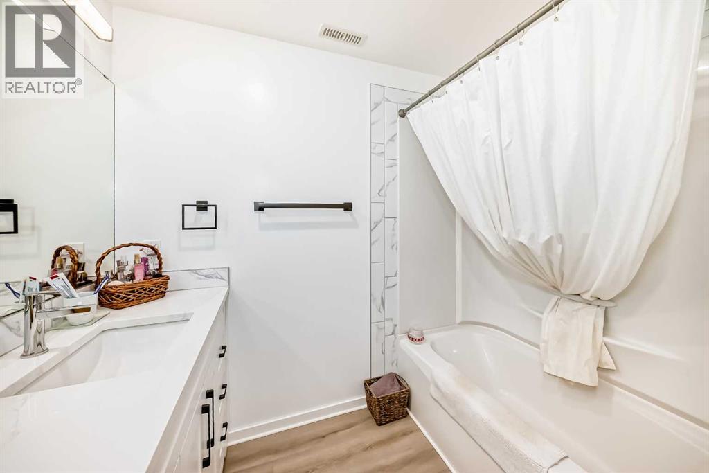 179 River Heights Crescent, Cochrane, Alberta  T4C 0S2 - Photo 38 - A2301289