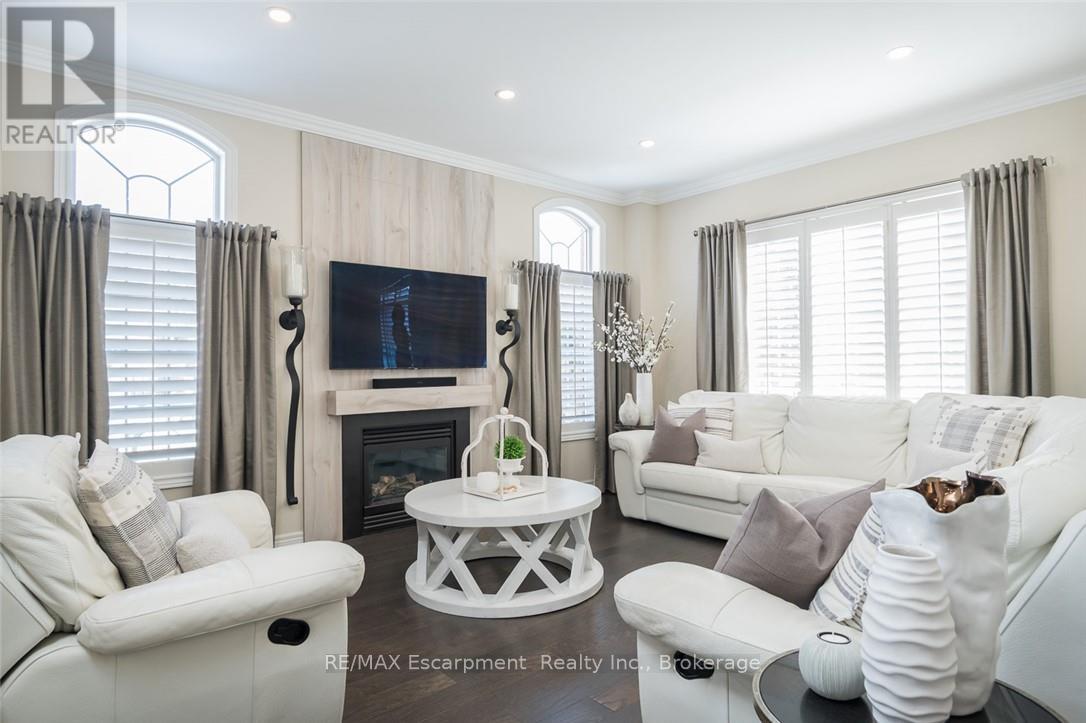 2454 Longridge Crescent, Oakville, Ontario  L6H 6N8 - Photo 23 - W12925374