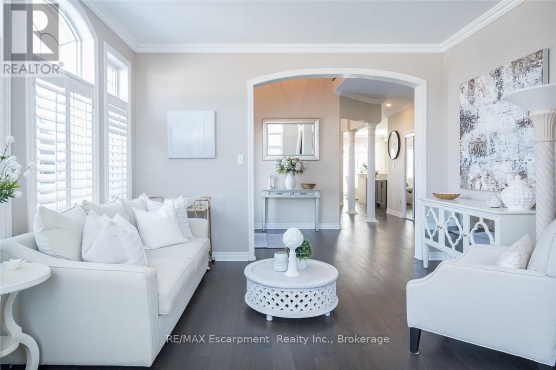 2454 Longridge Crescent, Oakville, Ontario  L6H 6N8 - Photo 10 - W12925374