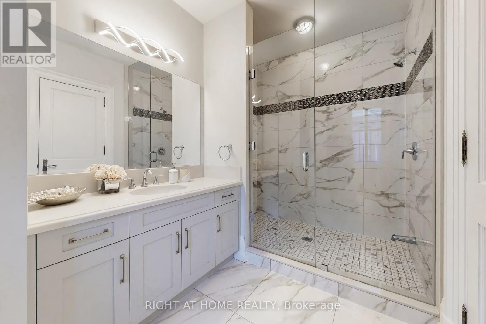 15 Davina Circle, Aurora, Ontario  L4G 0M2 - Photo 33 - N13030320