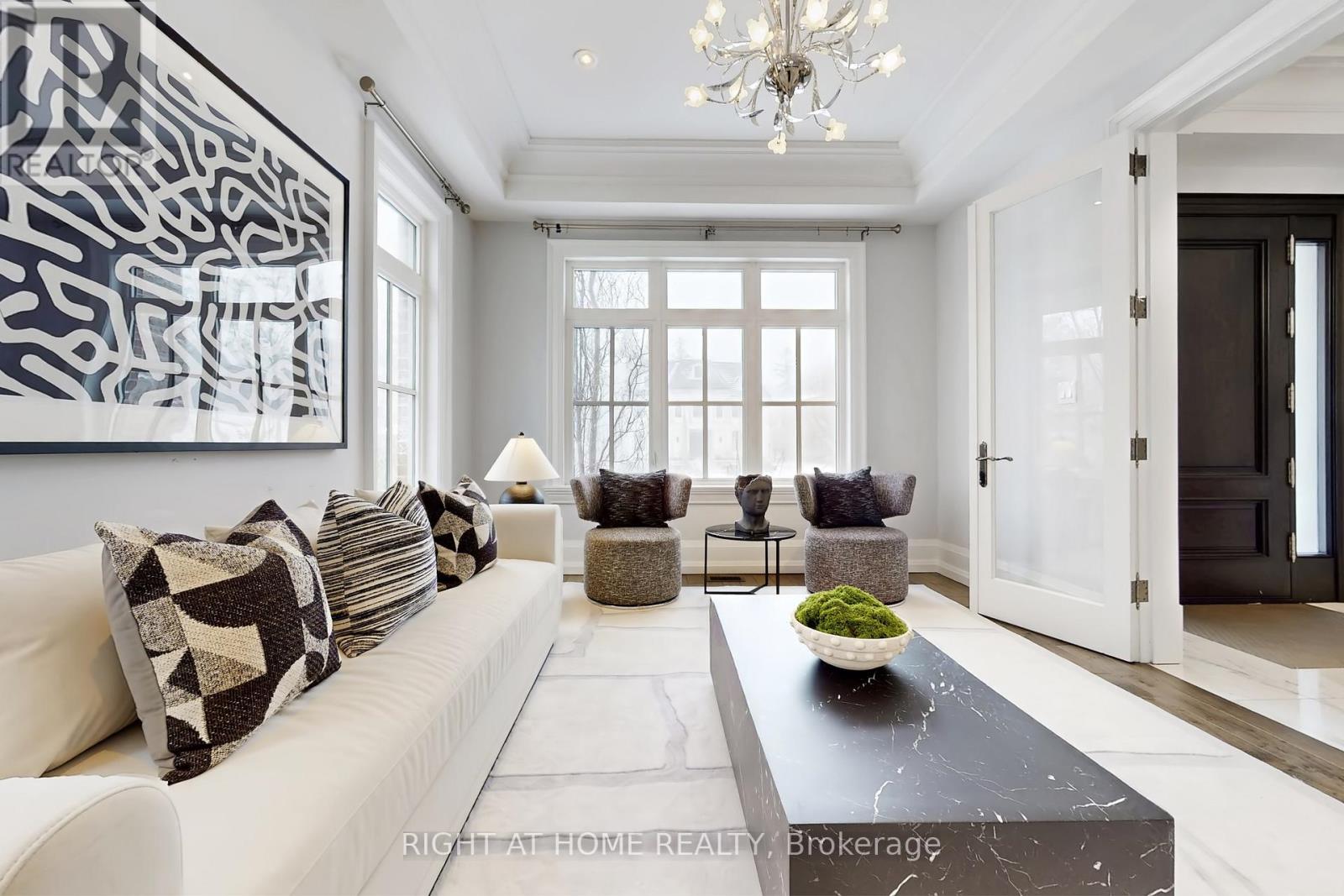 15 Davina Circle, Aurora, Ontario  L4G 0M2 - Photo 4 - N13030320