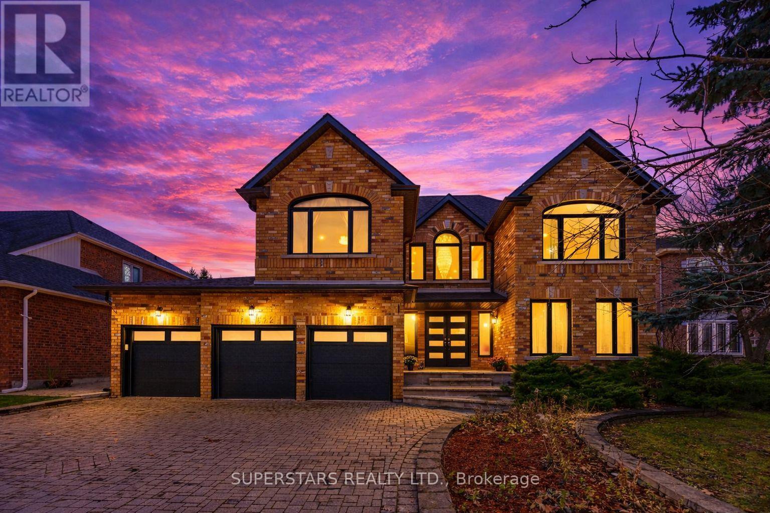 622 Lyman Boulevard, Newmarket, Ontario  L3X 1V9 - Photo 1 - N13030336