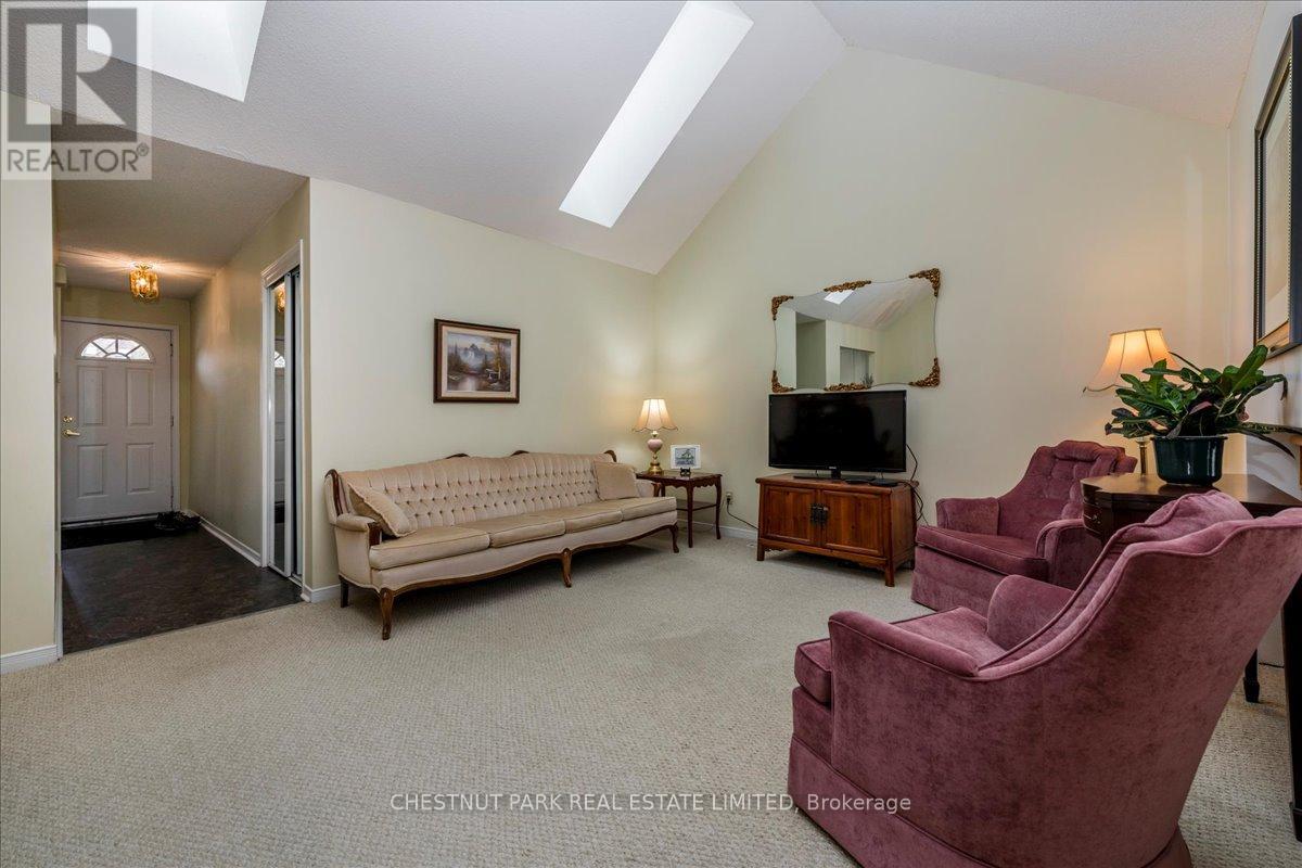 138 Green Briar Road, New Tecumseth, Ontario  L9R 1S2 - Photo 6 - N13030346