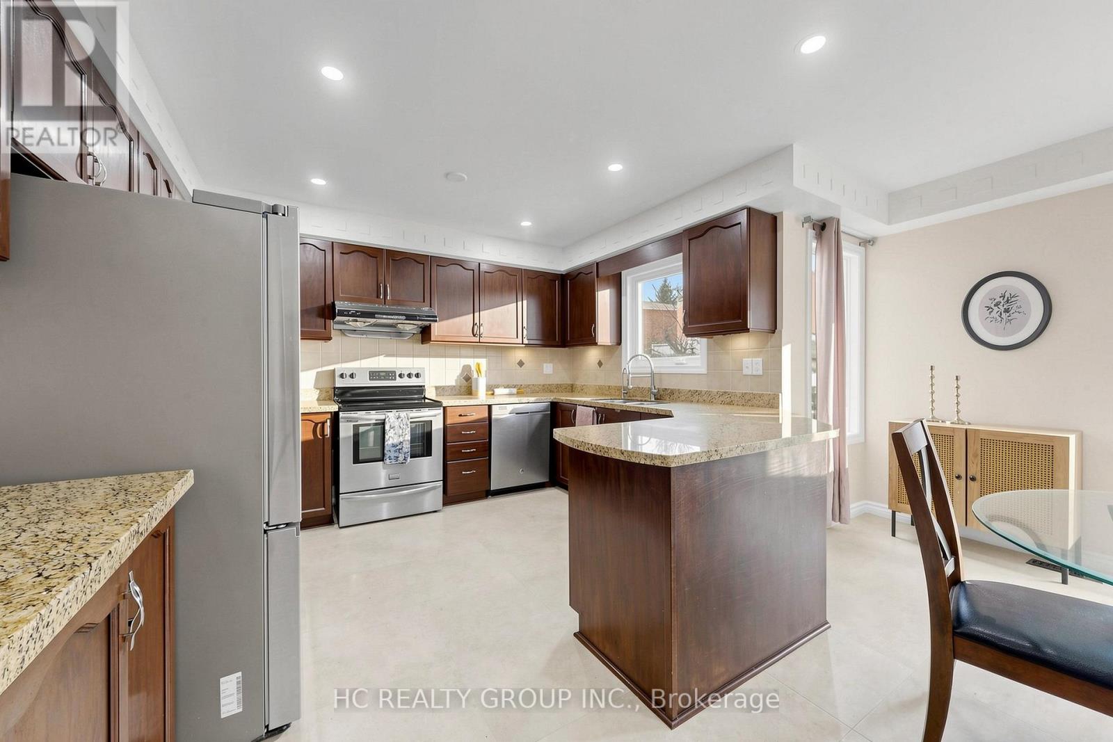 84 Viewmark Drive, Richmond Hill (Devonsleigh), Ontario  L4S 1E3 - Photo 15 - N13030358