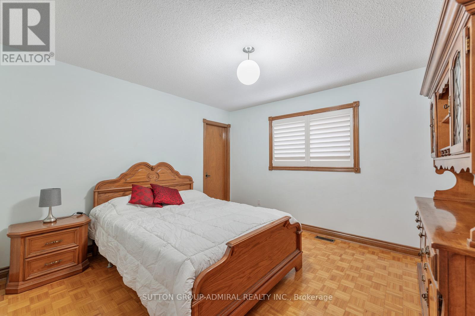 48 Weldrick Road W, Richmond Hill, Ontario  L4C 3T8 - Photo 12 - N13030394