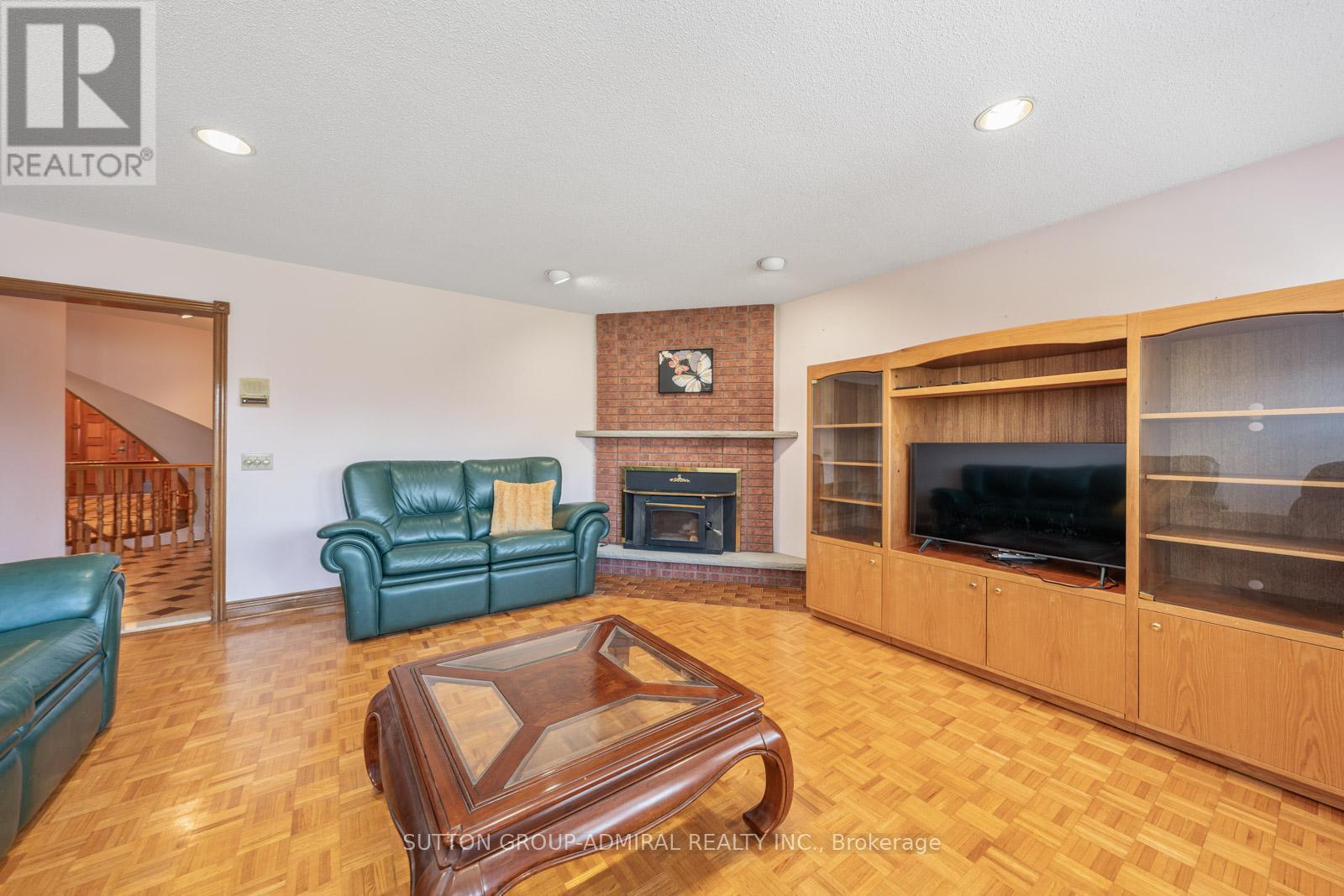 48 Weldrick Road W, Richmond Hill, Ontario  L4C 3T8 - Photo 13 - N13030394