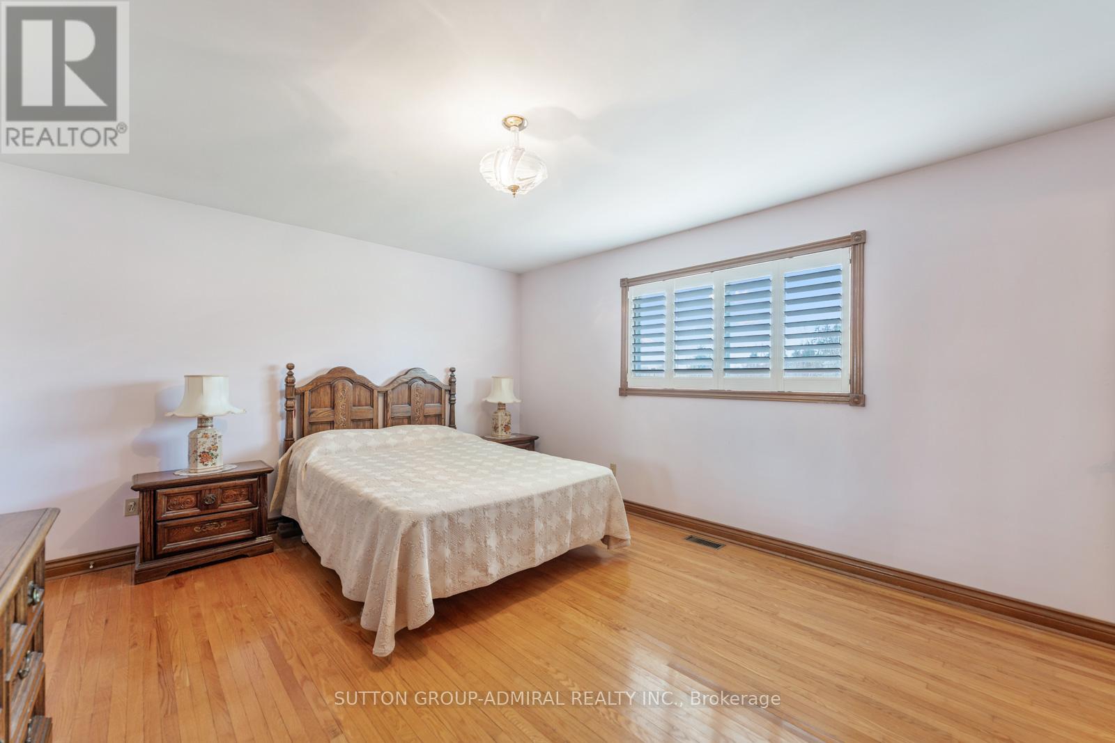 48 Weldrick Road W, Richmond Hill, Ontario  L4C 3T8 - Photo 18 - N13030394