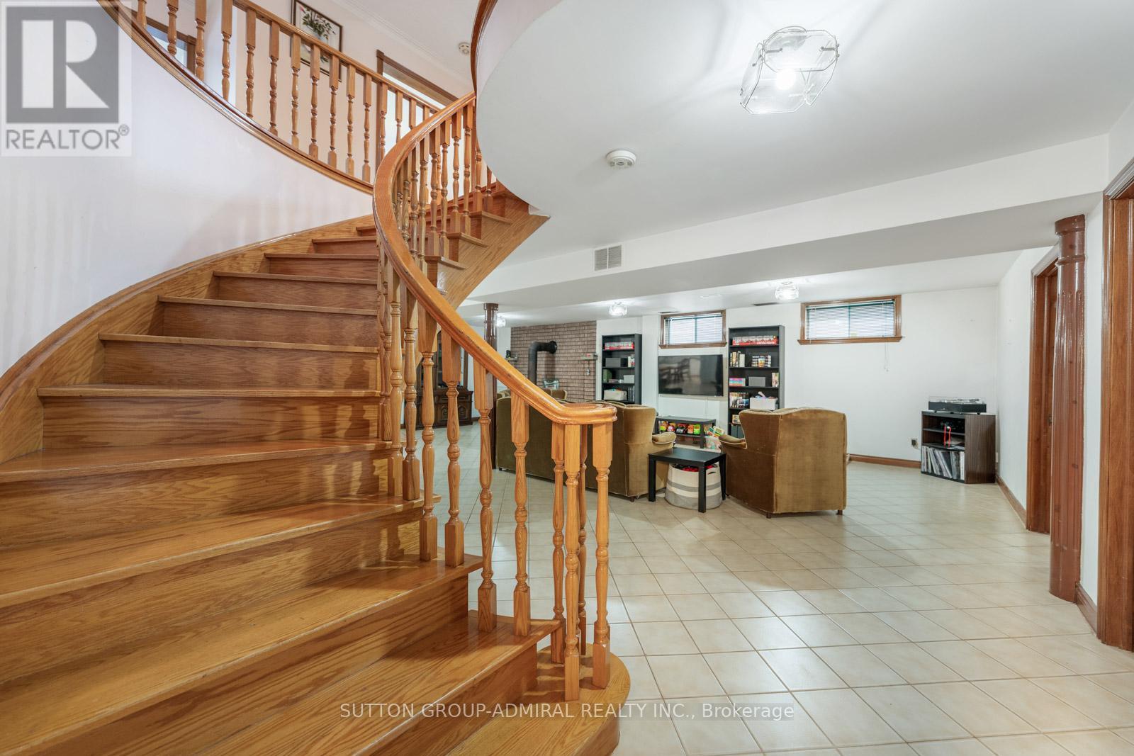 48 Weldrick Road W, Richmond Hill, Ontario  L4C 3T8 - Photo 24 - N13030394