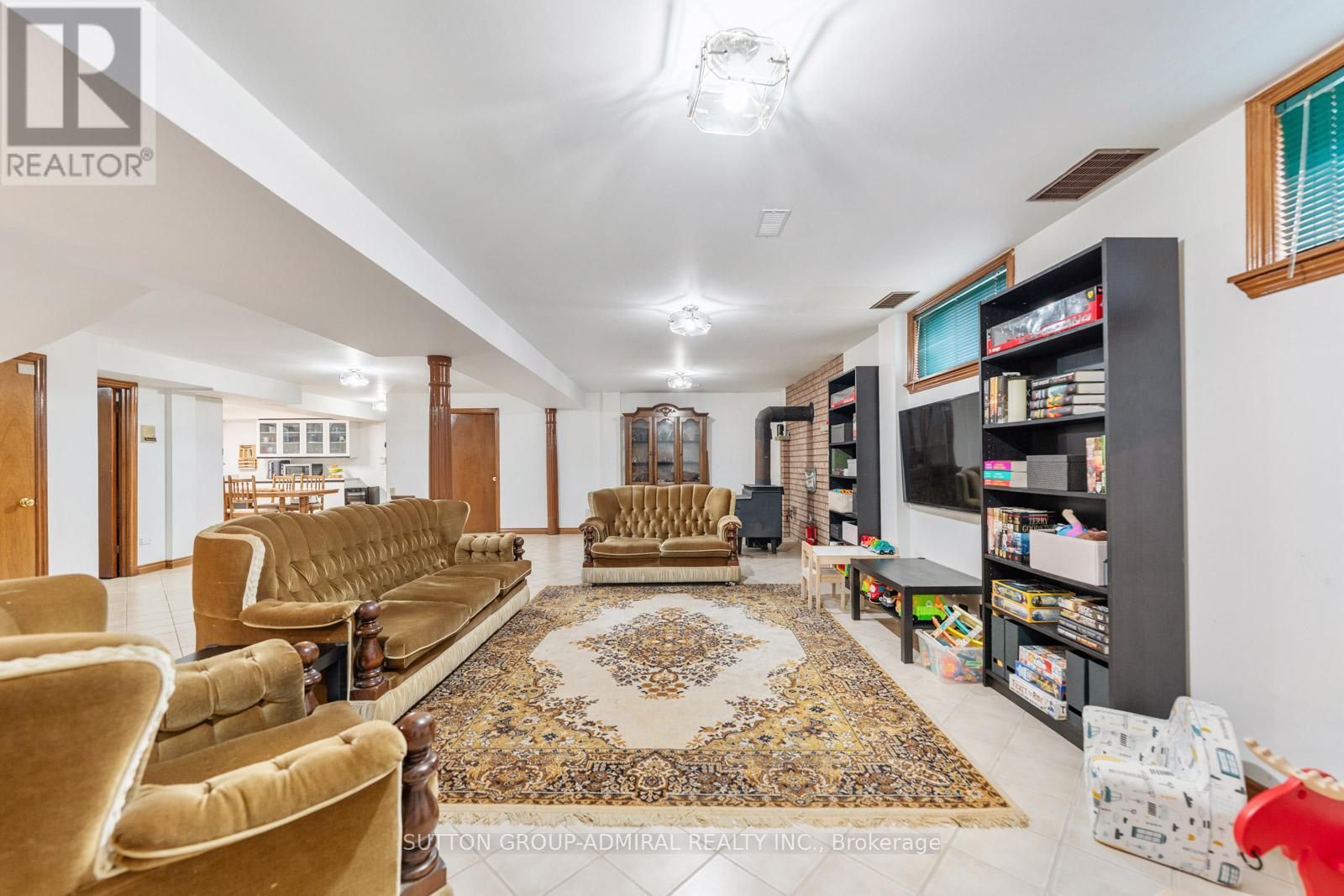 48 Weldrick Road W, Richmond Hill, Ontario  L4C 3T8 - Photo 26 - N13030394