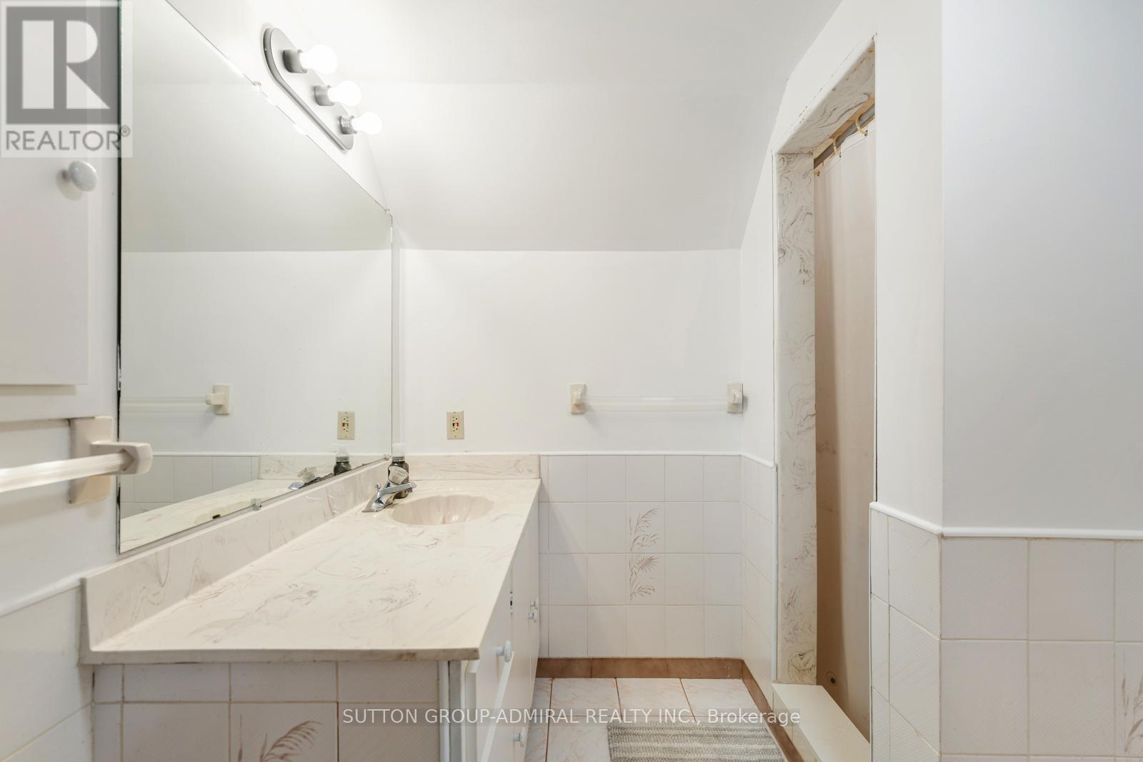 48 Weldrick Road W, Richmond Hill, Ontario  L4C 3T8 - Photo 29 - N13030394