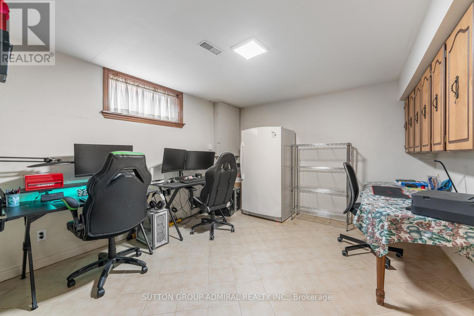 48 Weldrick Road W, Richmond Hill, Ontario  L4C 3T8 - Photo 32 - N13030394