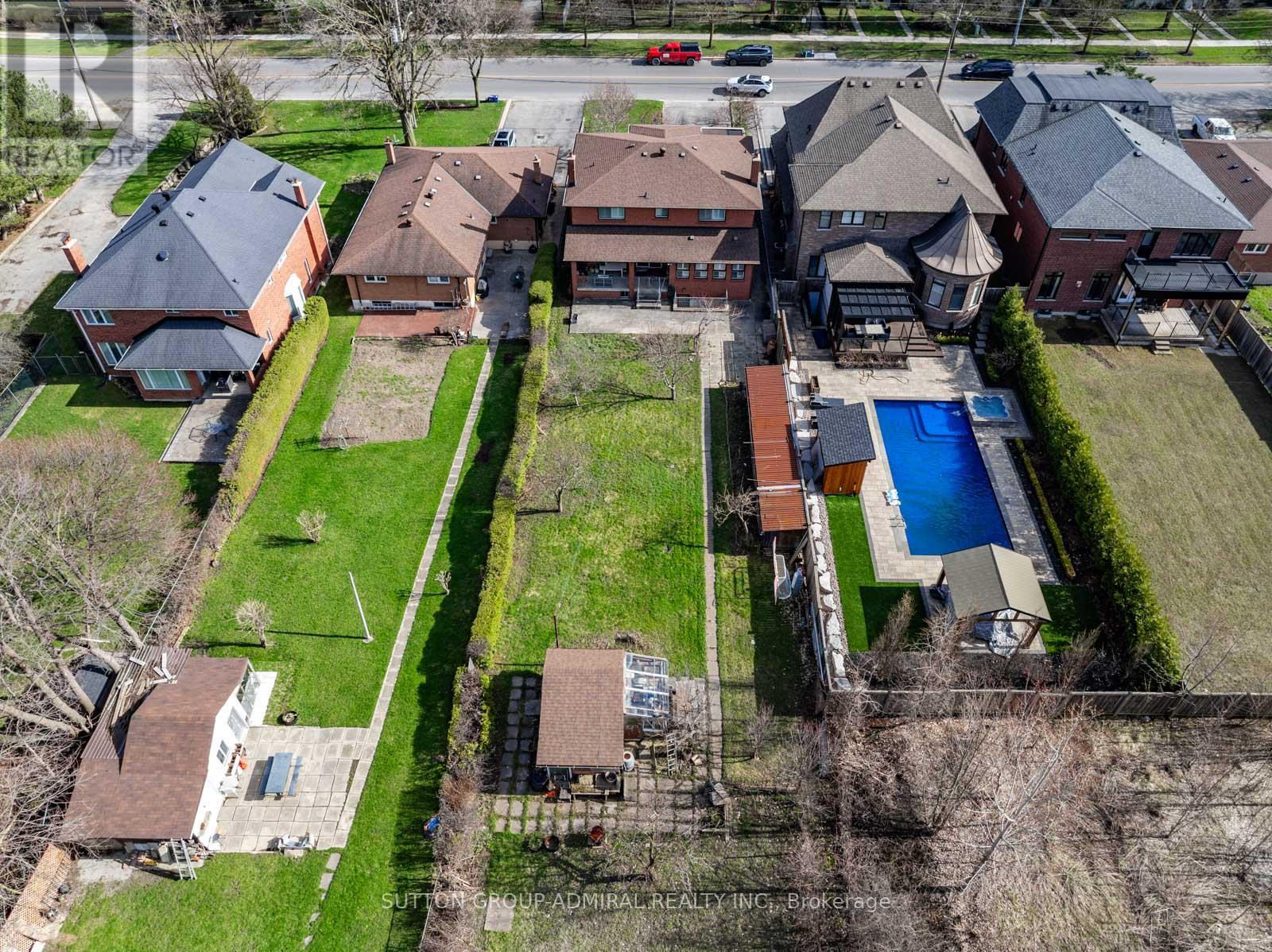 48 Weldrick Road W, Richmond Hill, Ontario  L4C 3T8 - Photo 39 - N13030394