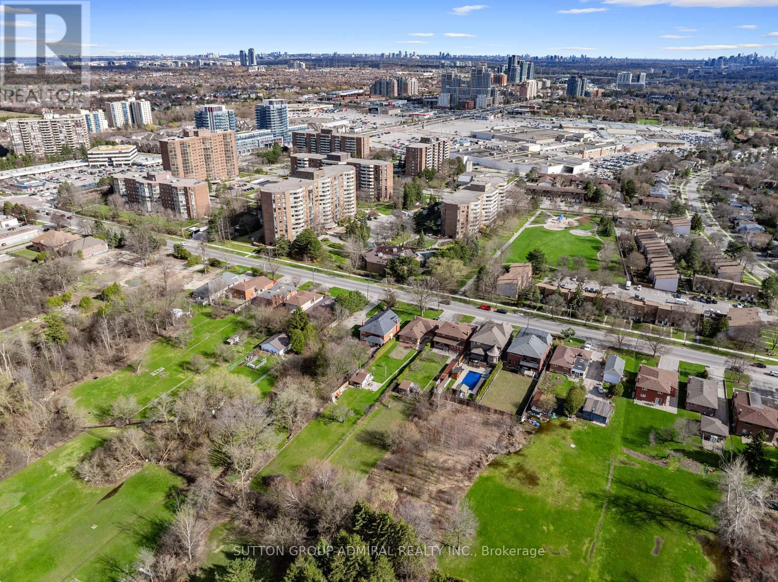 48 Weldrick Road W, Richmond Hill, Ontario  L4C 3T8 - Photo 41 - N13030394