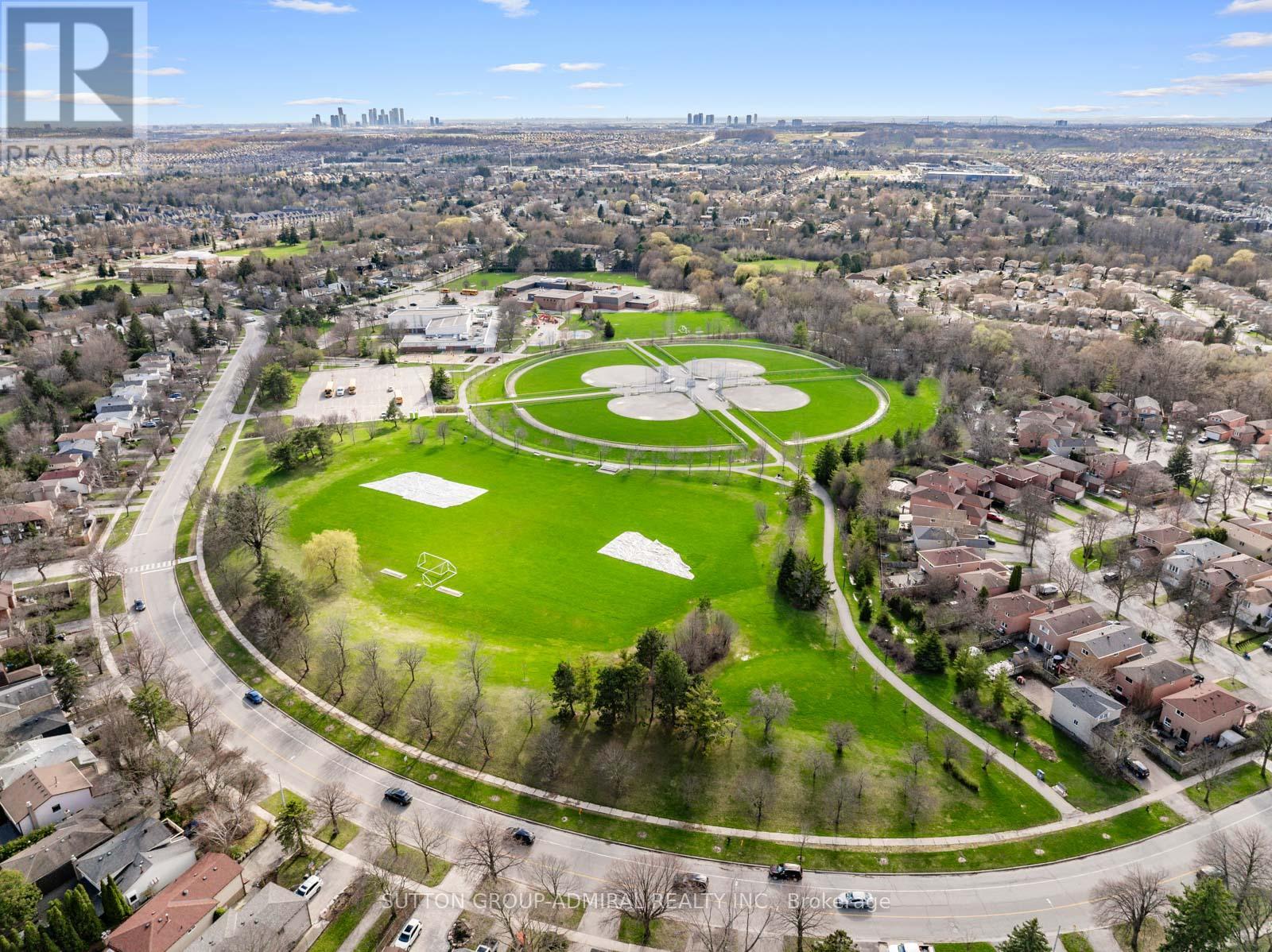 48 Weldrick Road W, Richmond Hill, Ontario  L4C 3T8 - Photo 45 - N13030394