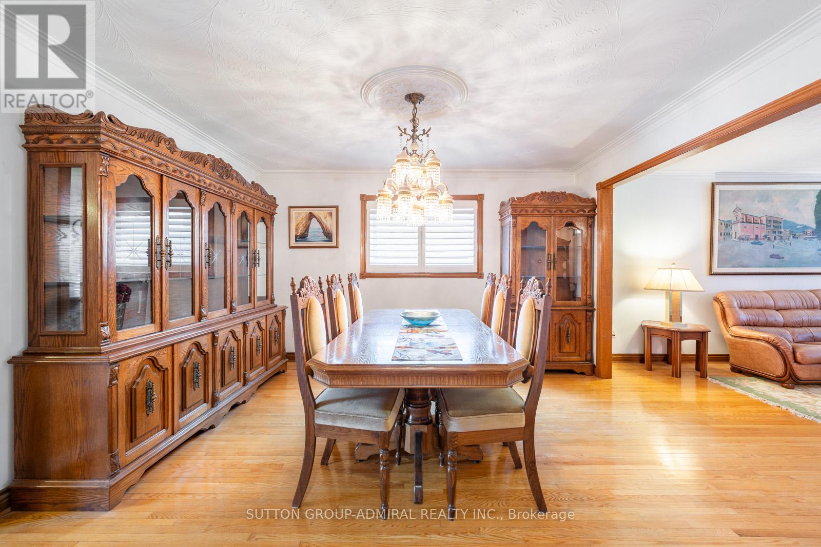 48 Weldrick Road W, Richmond Hill, Ontario  L4C 3T8 - Photo 7 - N13030394