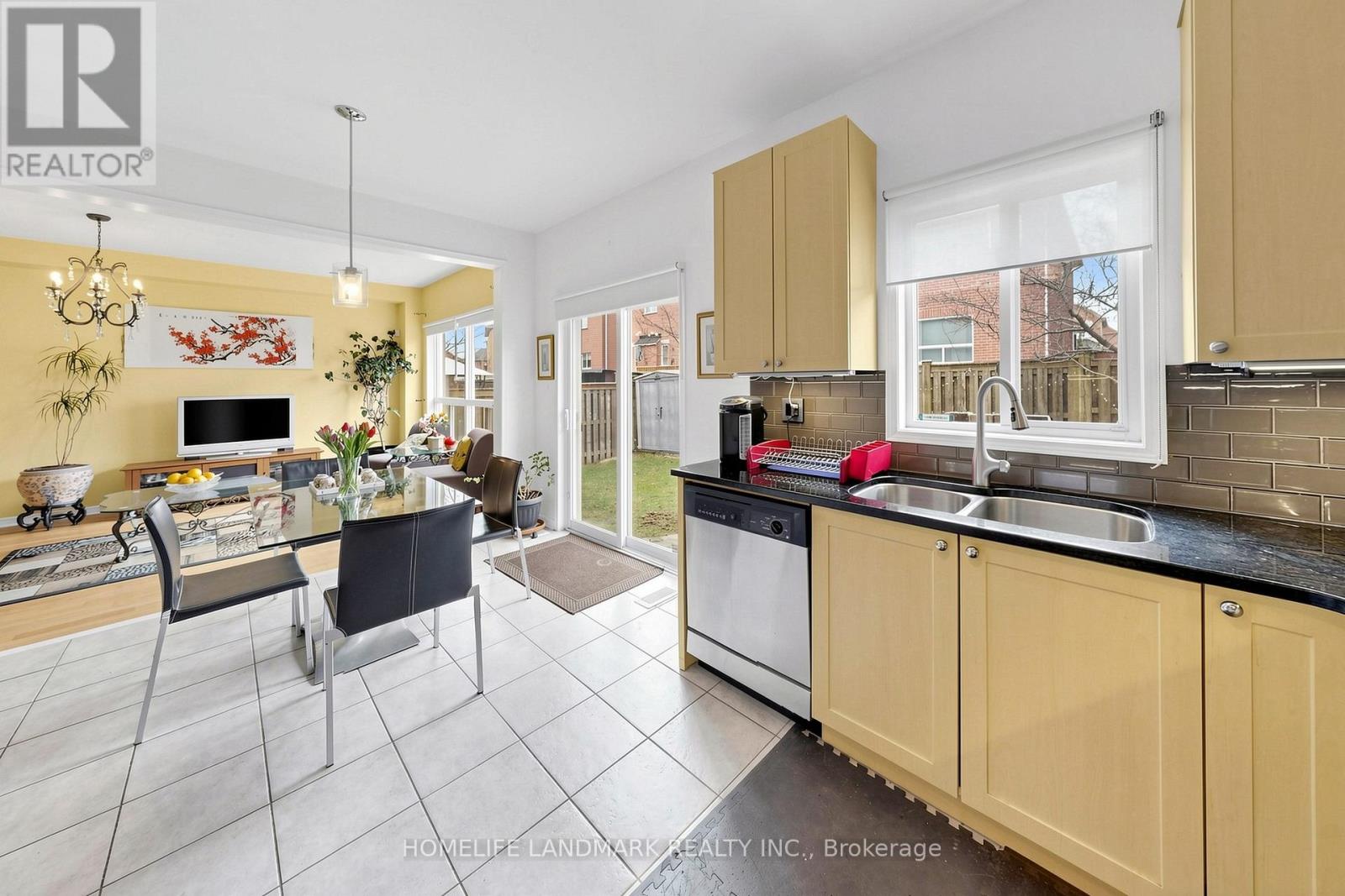 88 Barnwood Drive, Richmond Hill, Ontario  L4E 5A2 - Photo 13 - N13030436