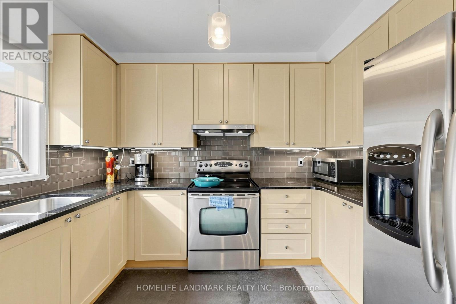 88 Barnwood Drive, Richmond Hill, Ontario  L4E 5A2 - Photo 14 - N13030436