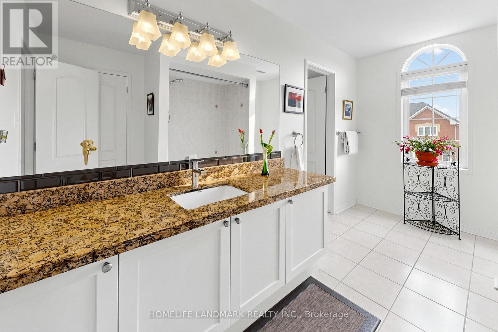 88 Barnwood Drive, Richmond Hill, Ontario  L4E 5A2 - Photo 34 - N13030436