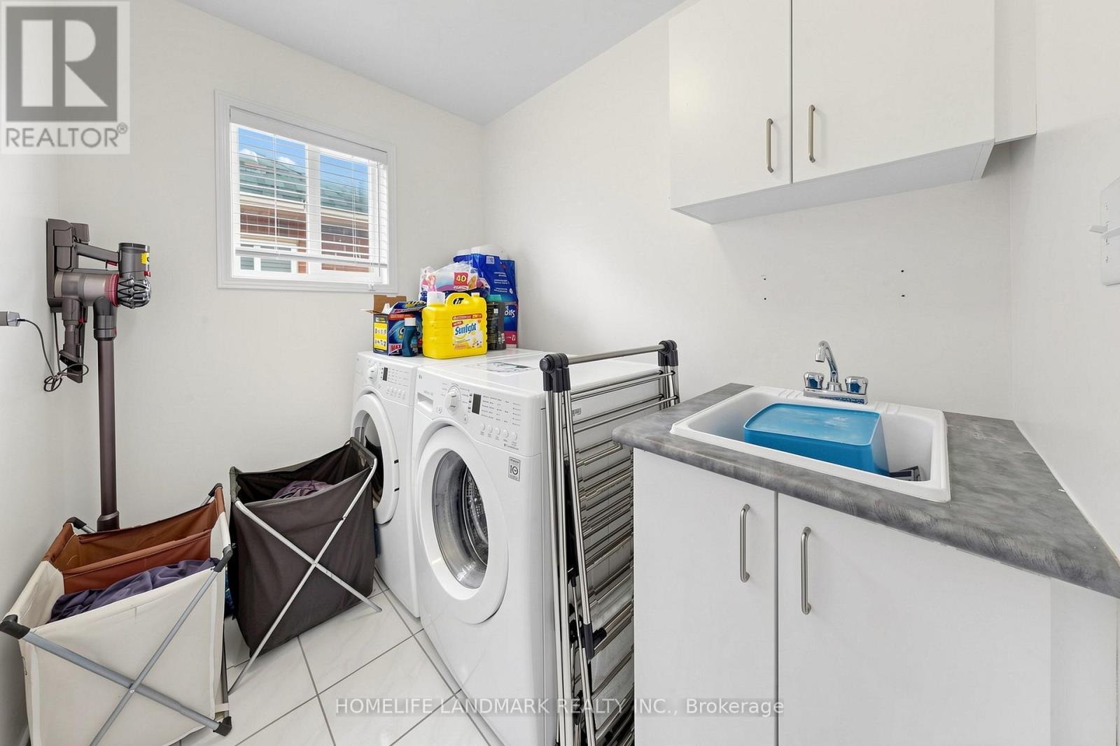 88 Barnwood Drive, Richmond Hill, Ontario  L4E 5A2 - Photo 37 - N13030436