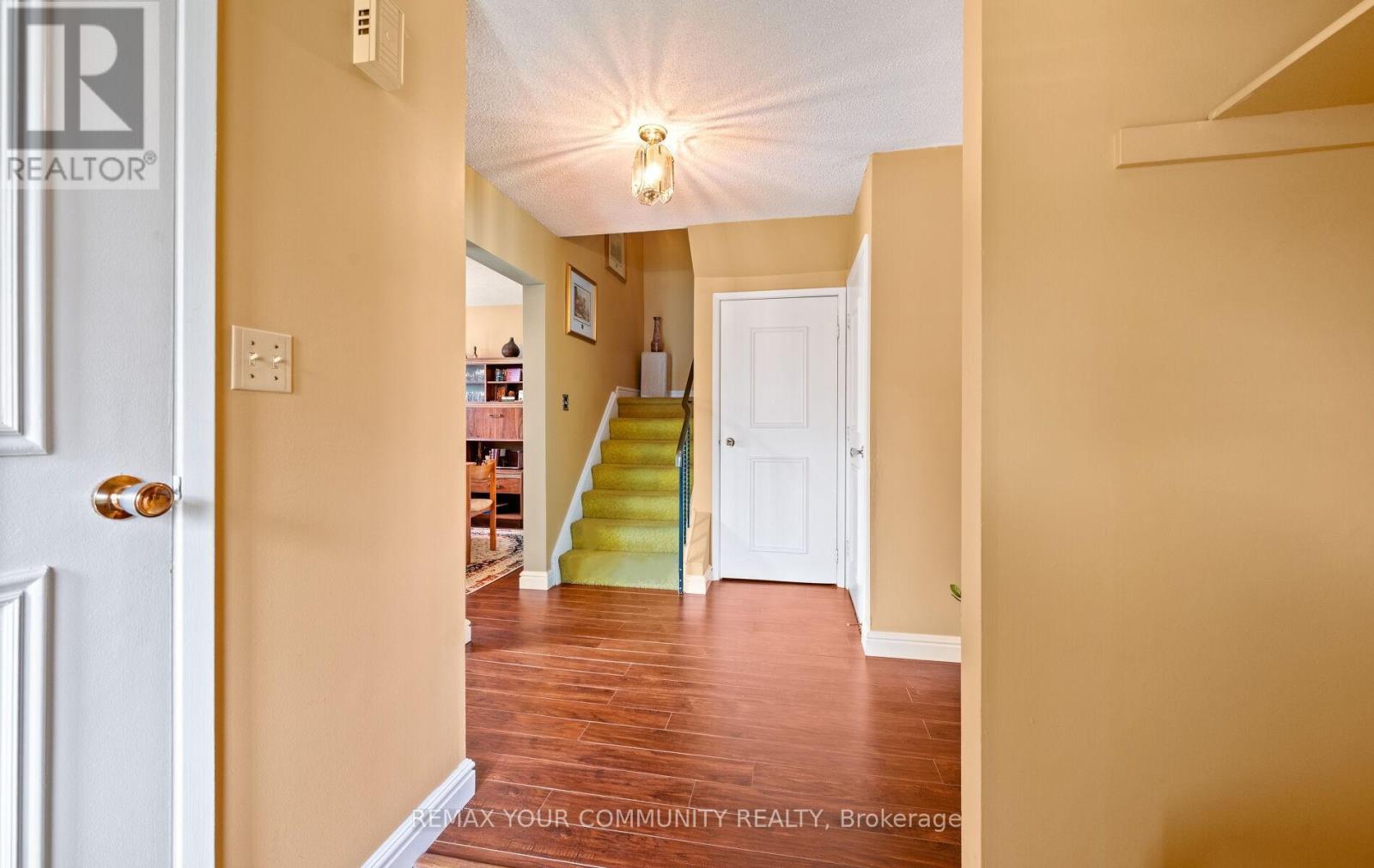 4 Sandusky Crescent, Aurora, Ontario  L4G 3N4 - Photo 4 - N13030450