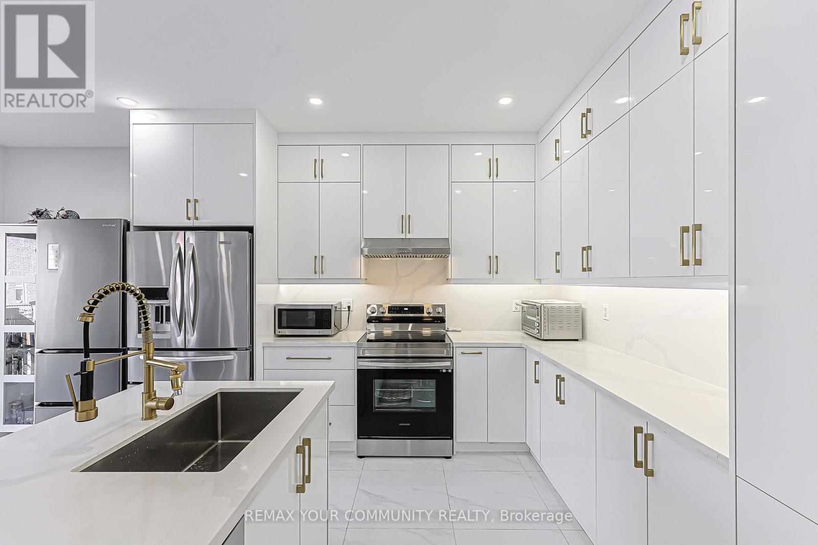 10 Hua Du Avenue, Markham (Berczy), Ontario  L6C 0S2 - Photo 7 - N13030484