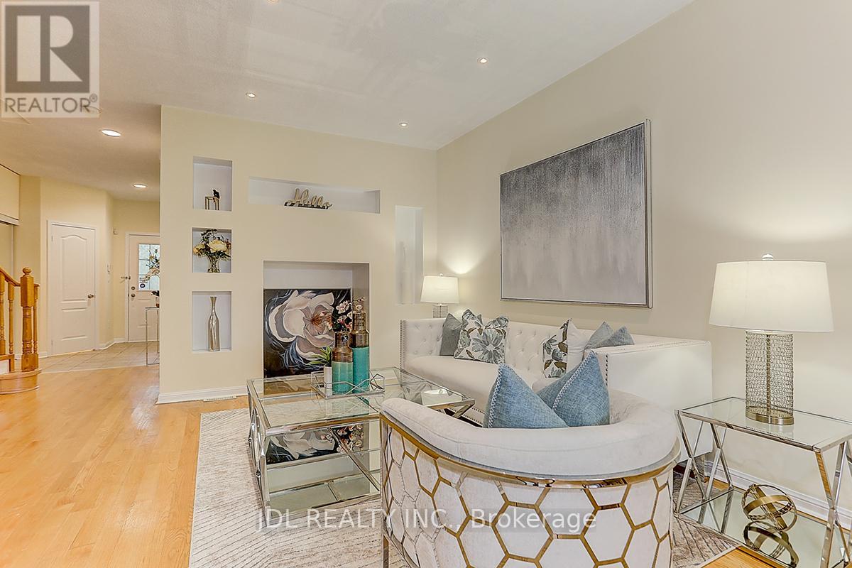 14 Zermatt Way, Markham, Ontario  L3R 5H9 - Photo 12 - N13030514