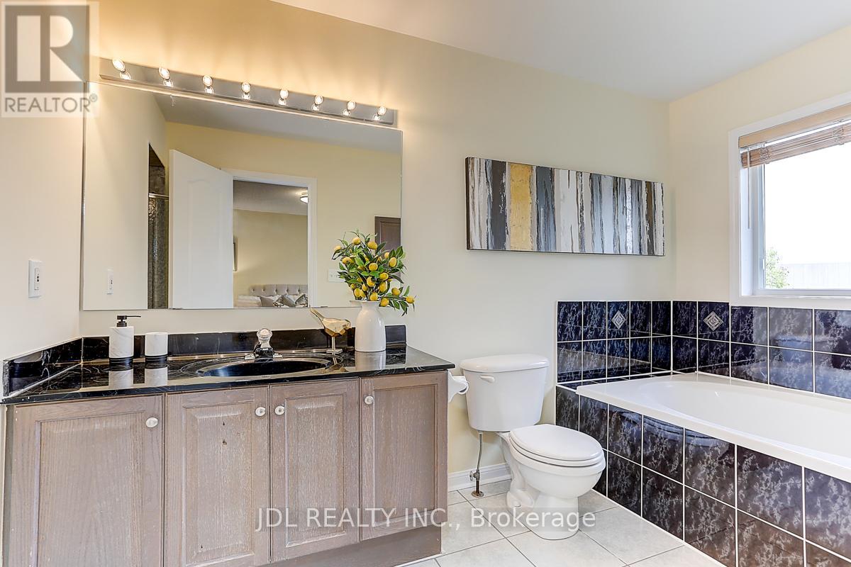 14 Zermatt Way, Markham, Ontario  L3R 5H9 - Photo 31 - N13030514