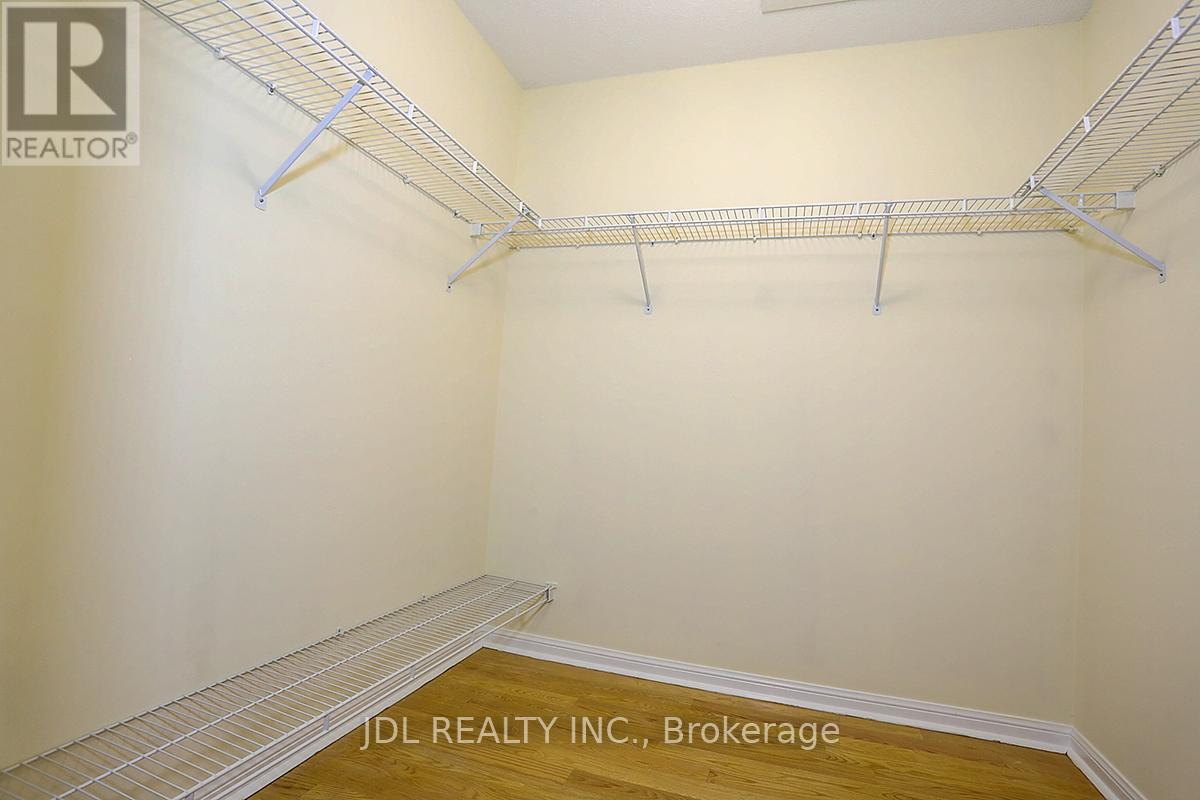 14 Zermatt Way, Markham, Ontario  L3R 5H9 - Photo 33 - N13030514