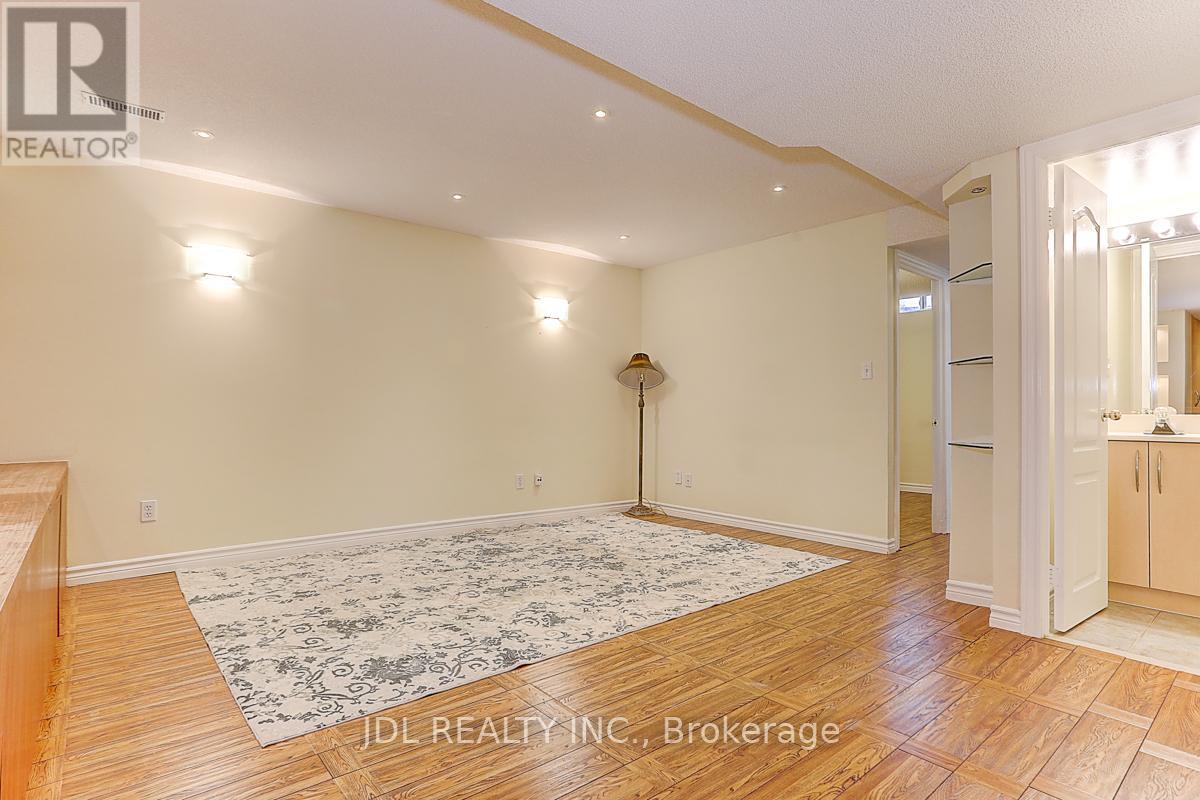 14 Zermatt Way, Markham, Ontario  L3R 5H9 - Photo 35 - N13030514