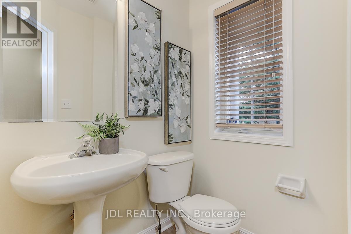 14 Zermatt Way, Markham, Ontario  L3R 5H9 - Photo 4 - N13030514