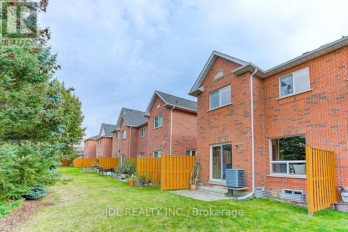 14 Zermatt Way, Markham, Ontario  L3R 5H9 - Photo 44 - N13030514